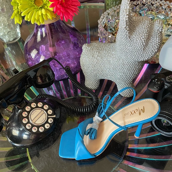 ICON! Blue - Picture 4 of 5